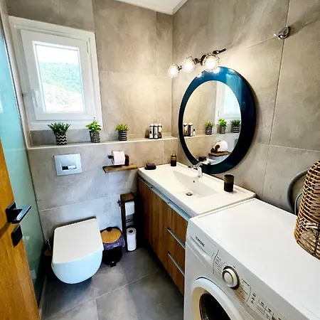 Stemily Apartman Szkála Rahoníu